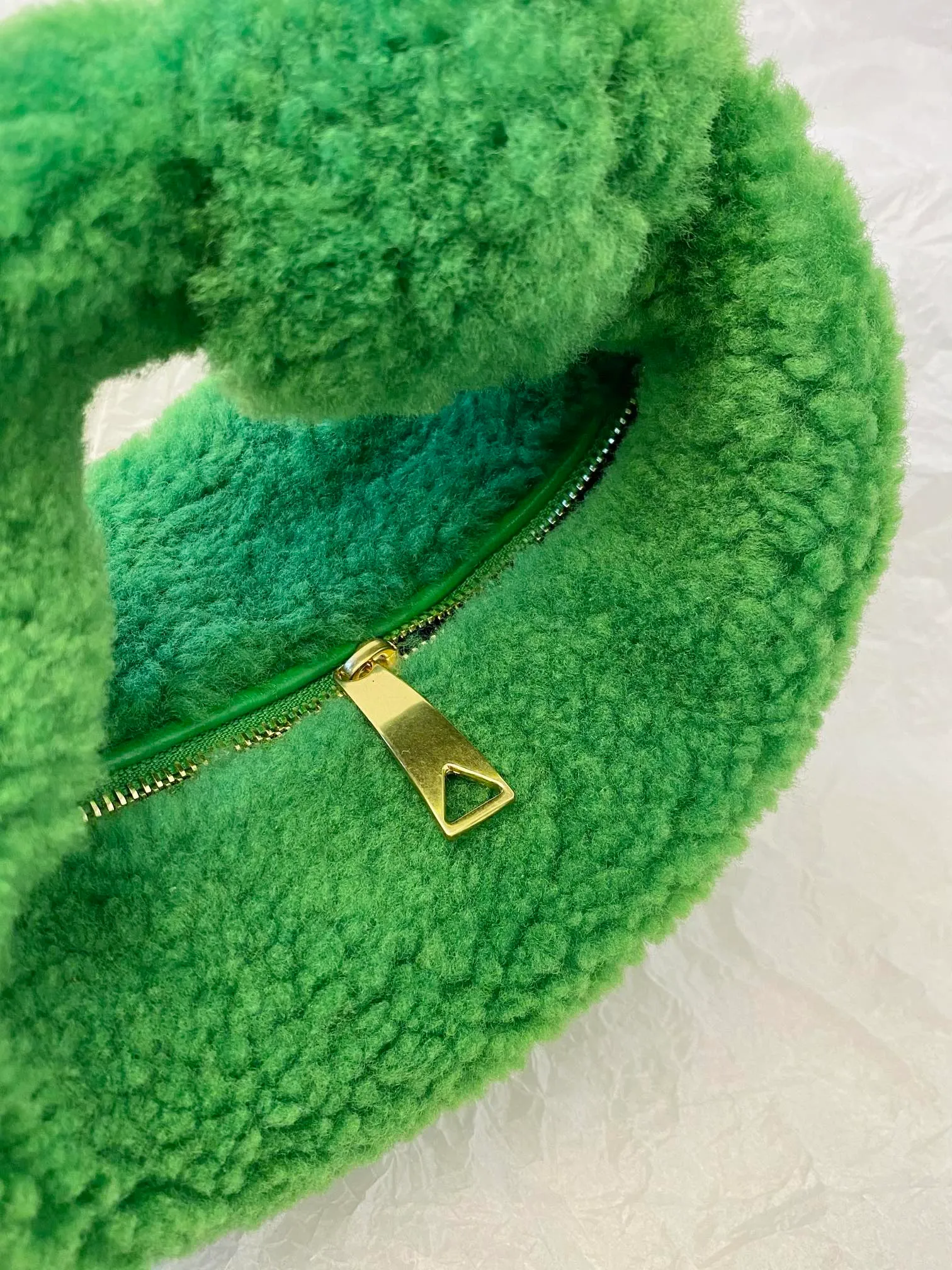 Random photoshoot ~ Fluffy jodie parrot green💚